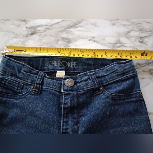 (Bundle) 4 Pair Bottoms 2 Jeans 2 Shorts Size 10 - Picture 11 of 16